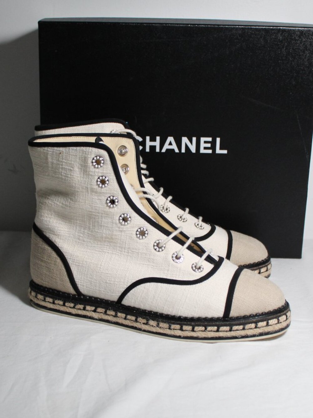 Chanel CC Pearl Eyelet Colorblock Espadrille Booties Lace Up Flats Hi Top 40